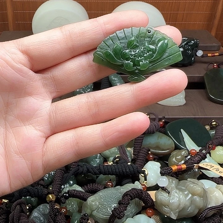 和田玉未镶嵌吊坠(不含链)