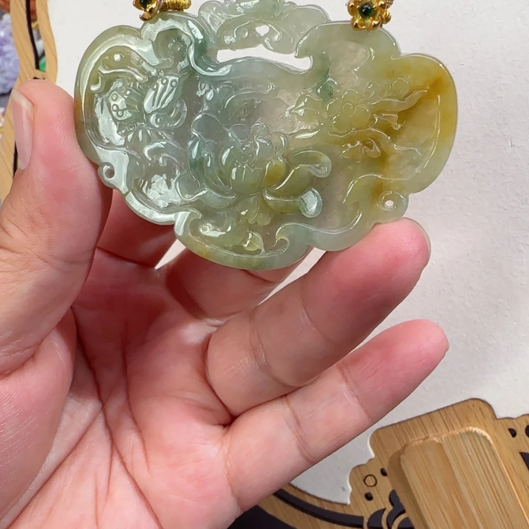 翡翠颈饰未镶嵌仿古