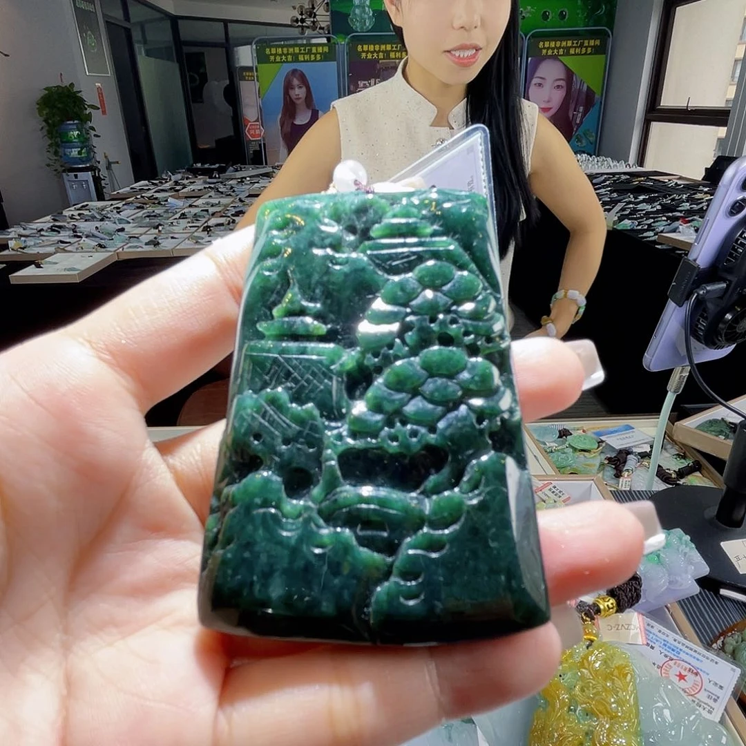 颈饰未镶嵌翡翠一个