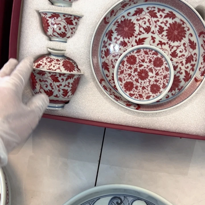 陈***哥瓷片釉里红缠枝莲五件套