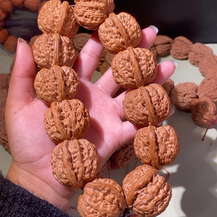 文玩核桃手串……16