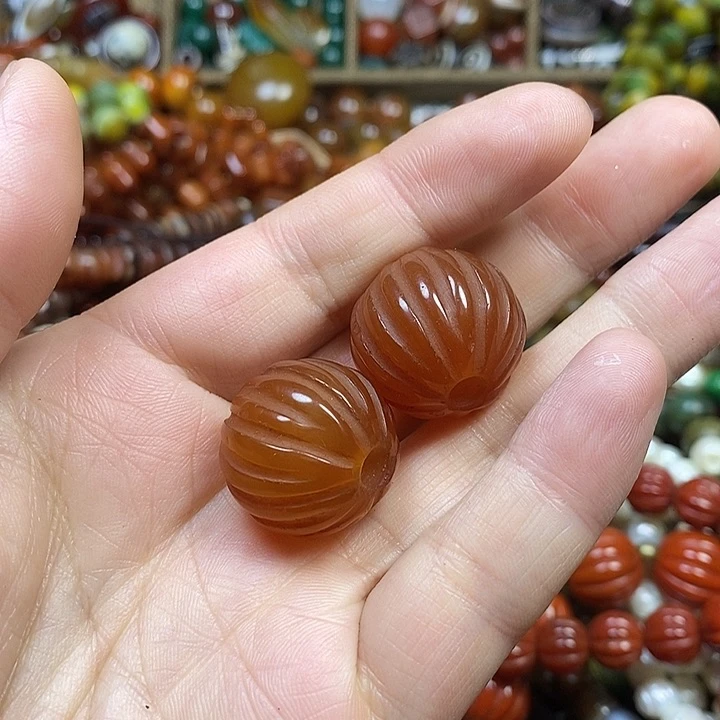 未镶嵌颈饰玛瑙/玉髓四****泪