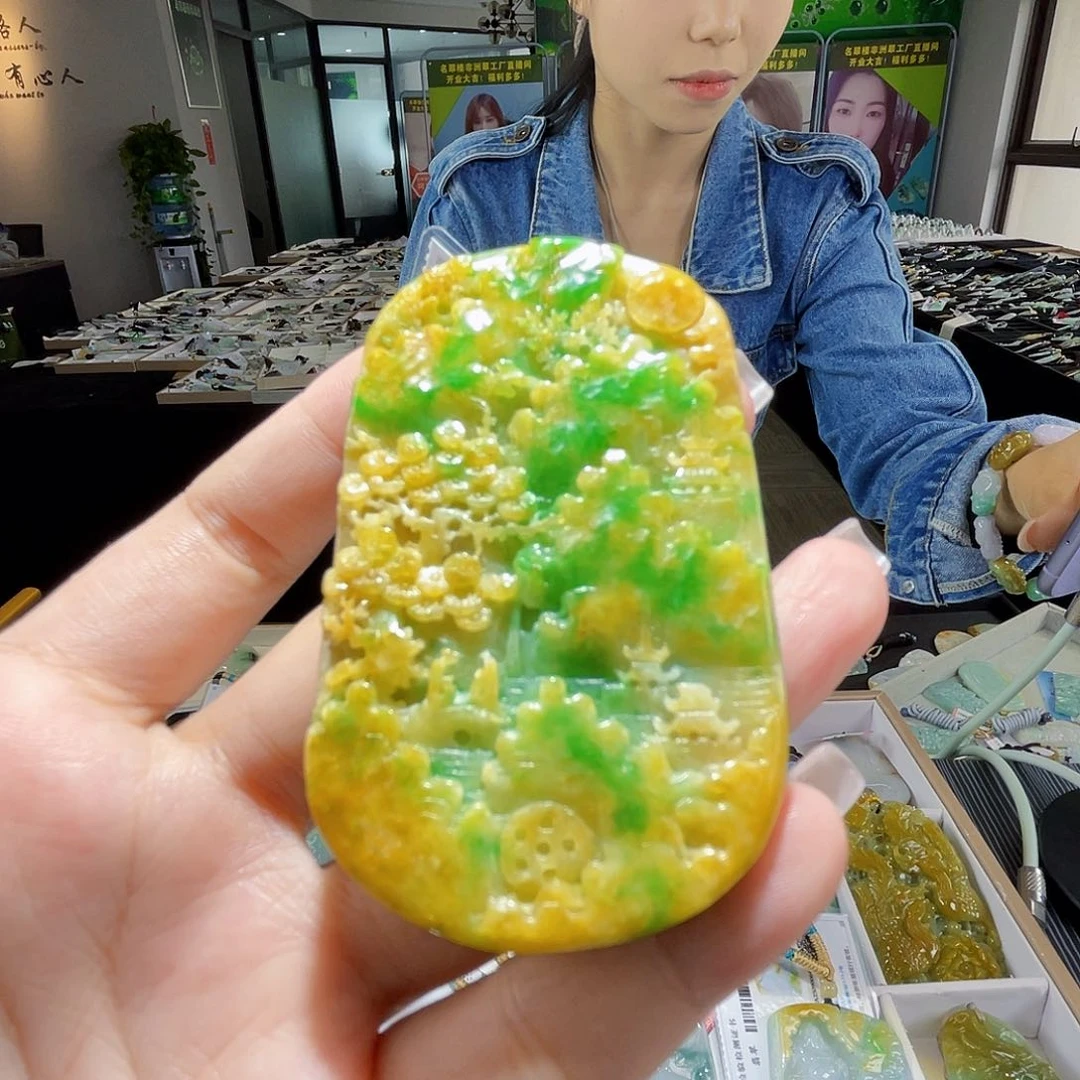 颈饰未镶嵌翡翠一个
