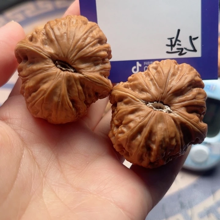 文玩核桃吊坠洋**爸文玩核桃把件5