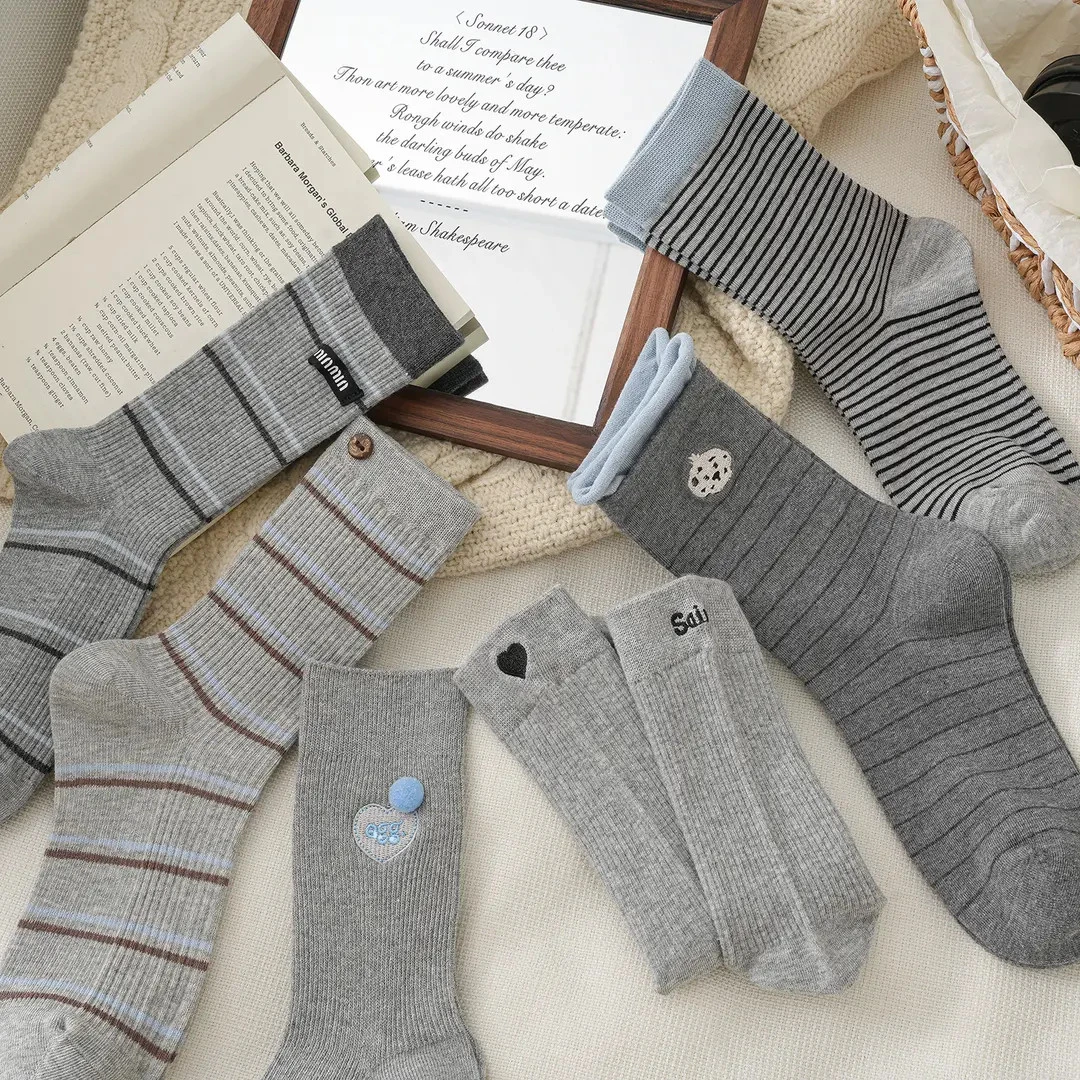 秋冬新款袜子女百搭中筒袜网红爆款ins风外穿通勤袜子女款长筒袜