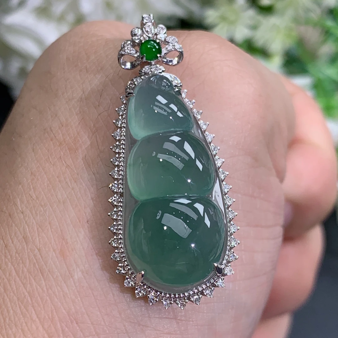 尺寸39.4×16.4×10.7缅甸天然翡翠A货18k金冰种起胶蓝水福豆吊坠