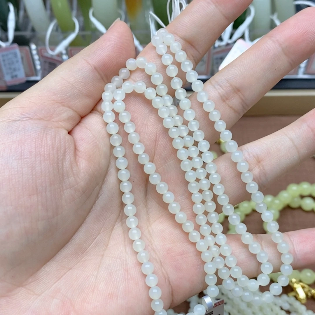 颈饰未镶嵌和田玉卡4