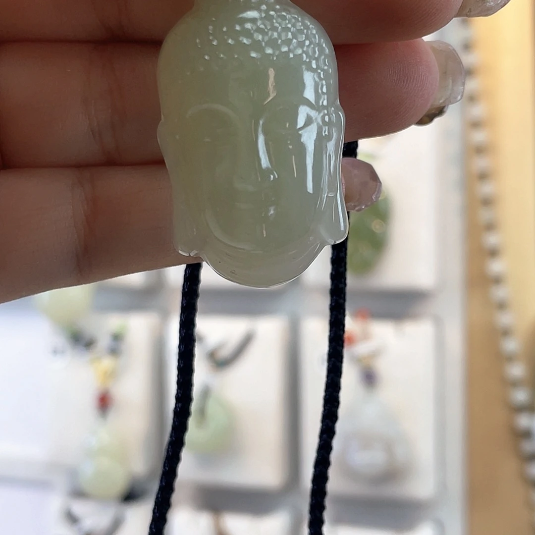 梦***鱼和田玉未镶嵌颈饰