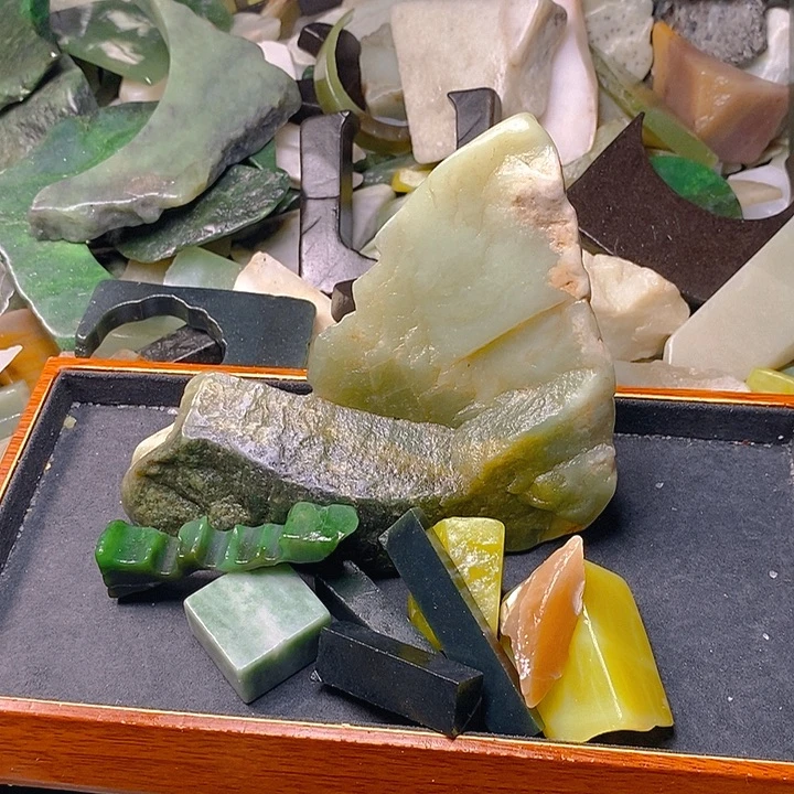 和田玉（糖玉）未镶嵌手镯