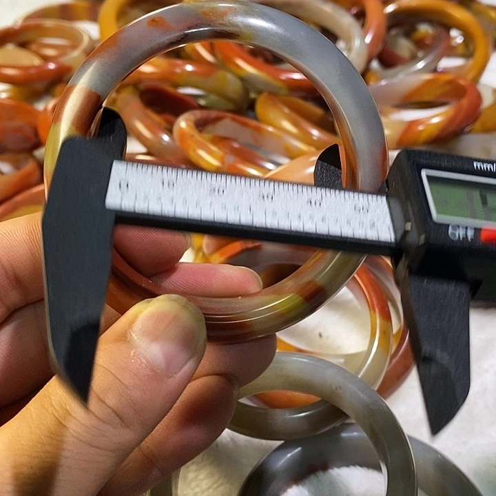 石英质玉（黄龙玉）未镶嵌手镯61圈口