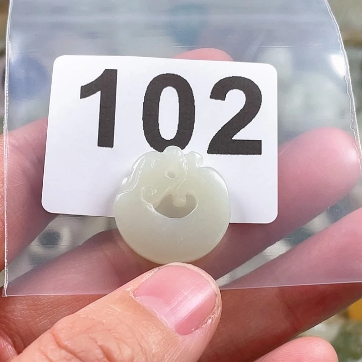 和田玉（糖玉）颈饰未镶嵌