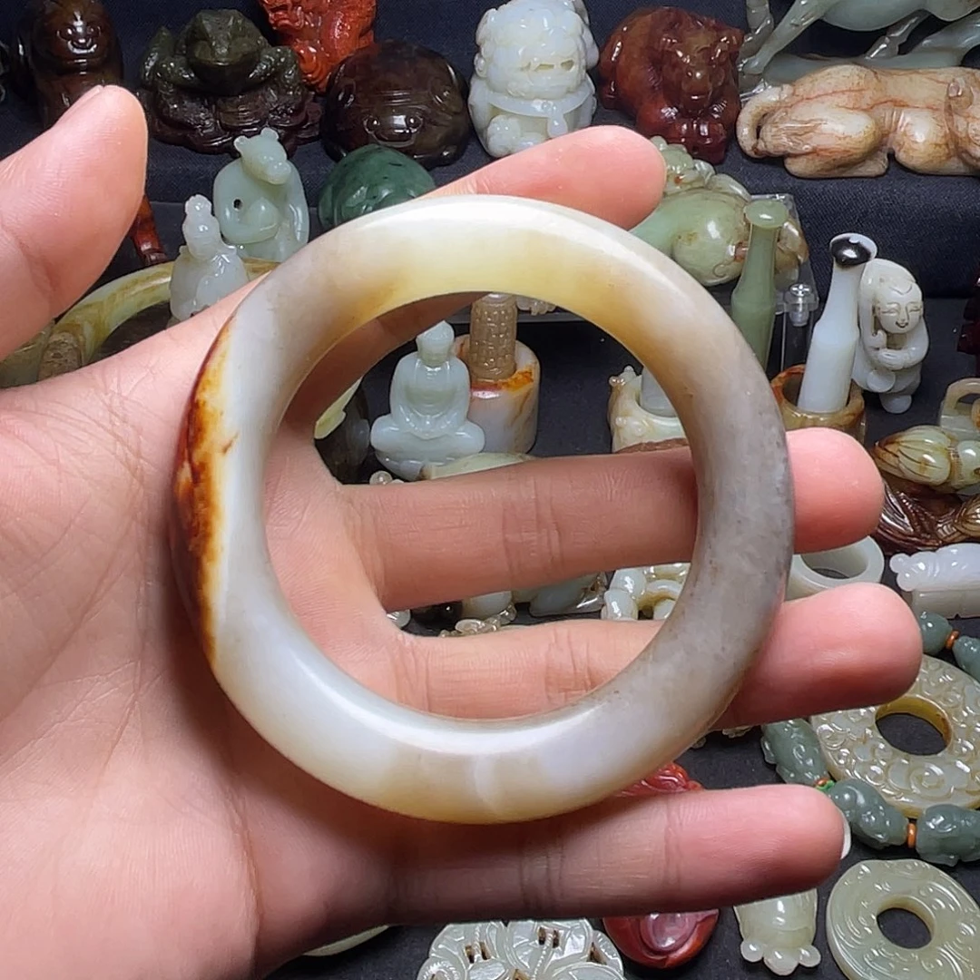 莲***主和田玉（糖玉）未镶嵌颈饰