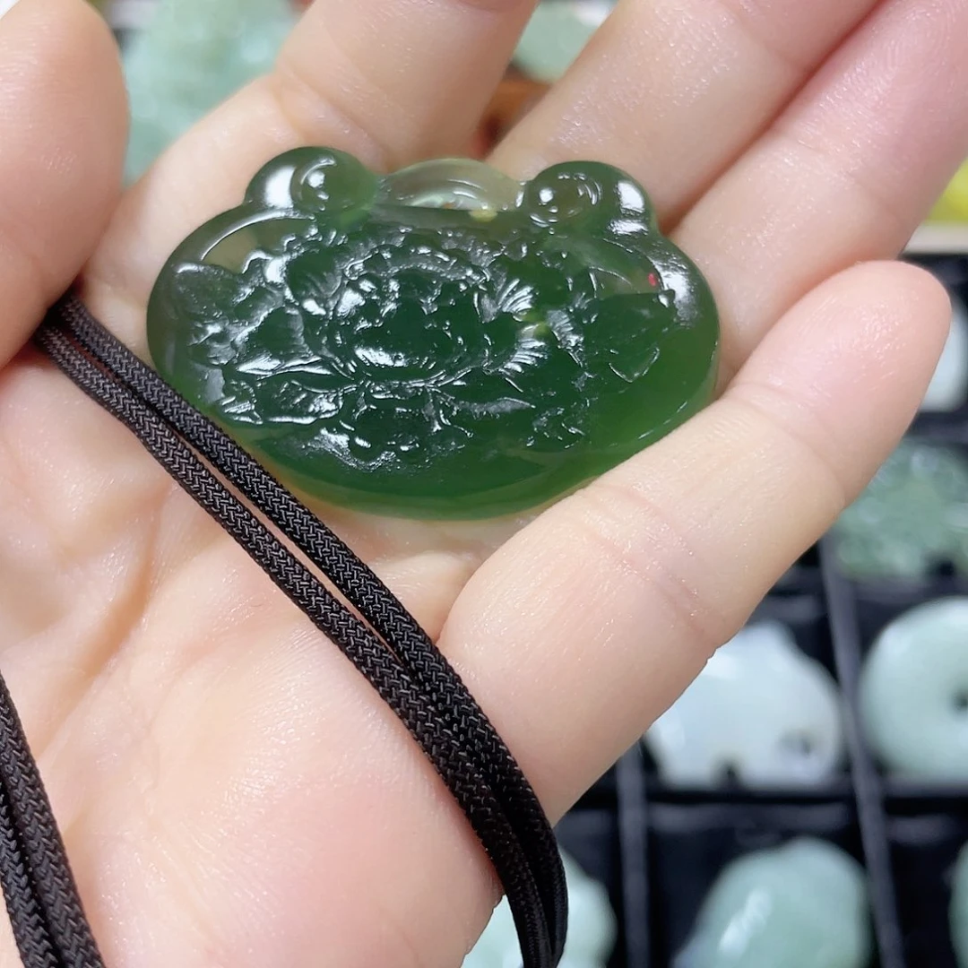 蛇纹石玉颈饰未镶嵌用****4