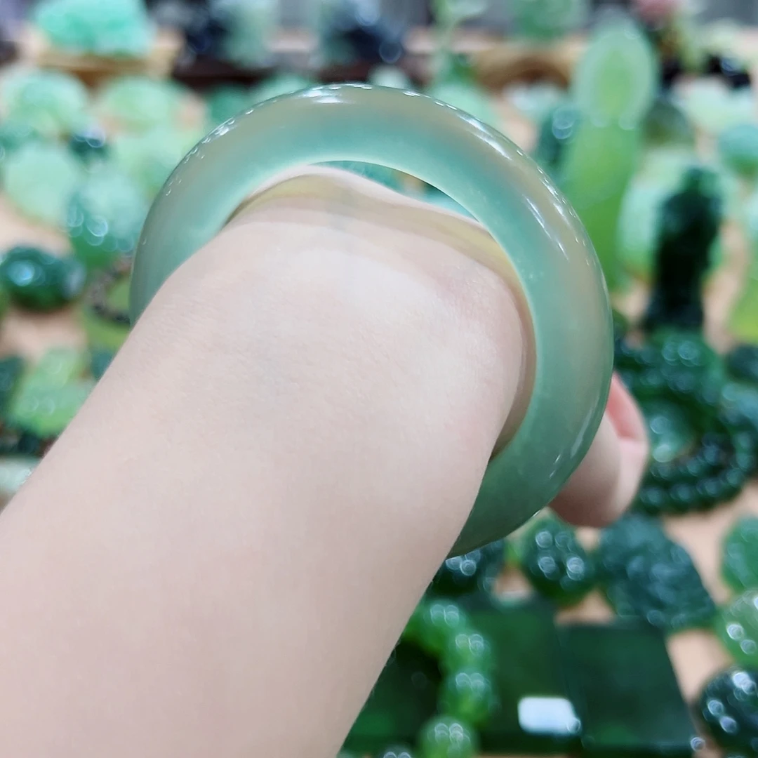 爱***果未镶嵌蛇纹石玉手镯
