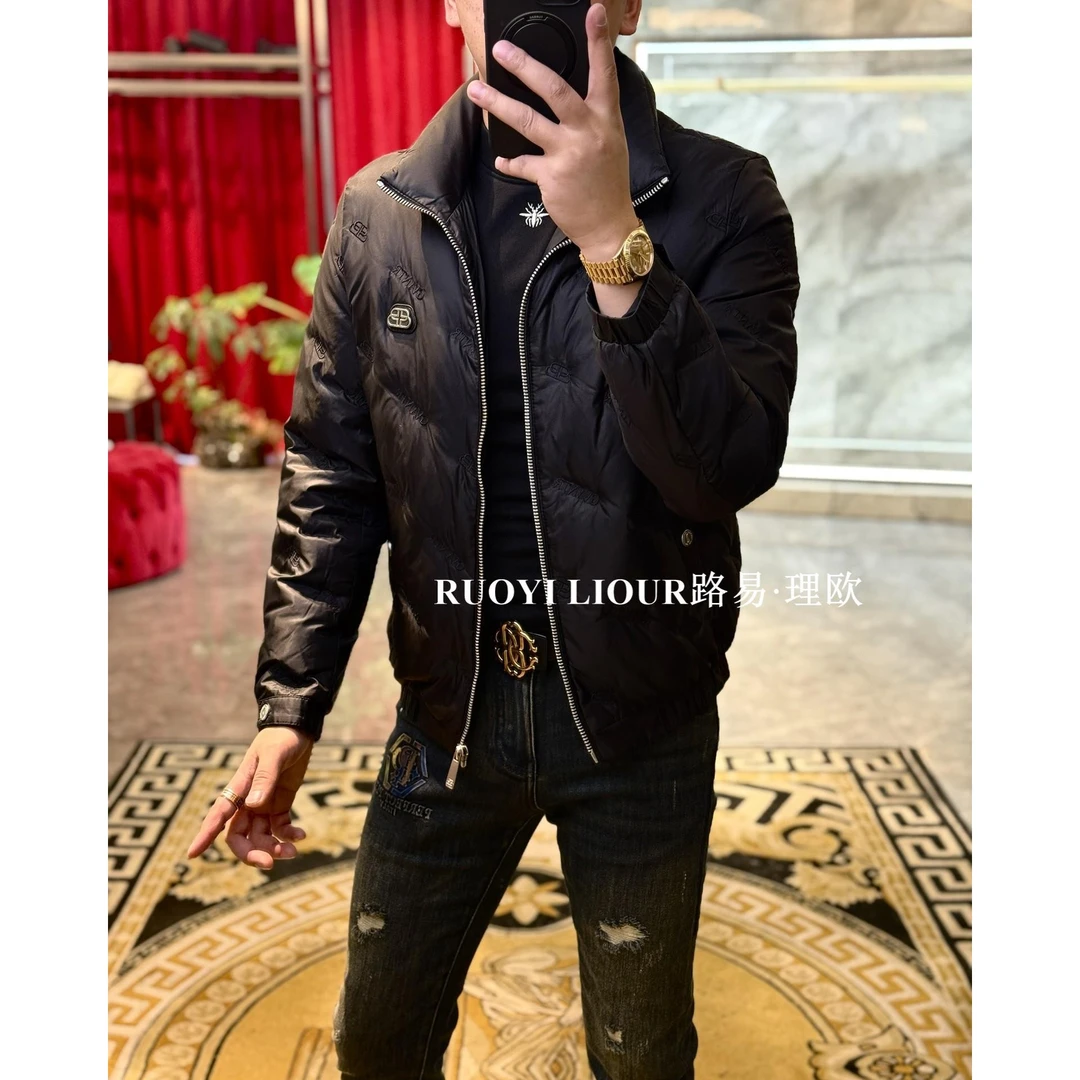 【路易理欧】2025新款潮流轻奢纯色胸标休闲百搭保暖羽绒服8066