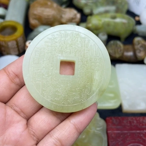 蛇纹石玉未镶嵌颈饰42