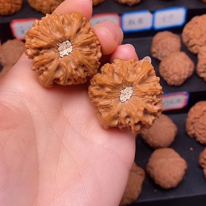 大***聖文玩核桃吊坠龙门涧不退换