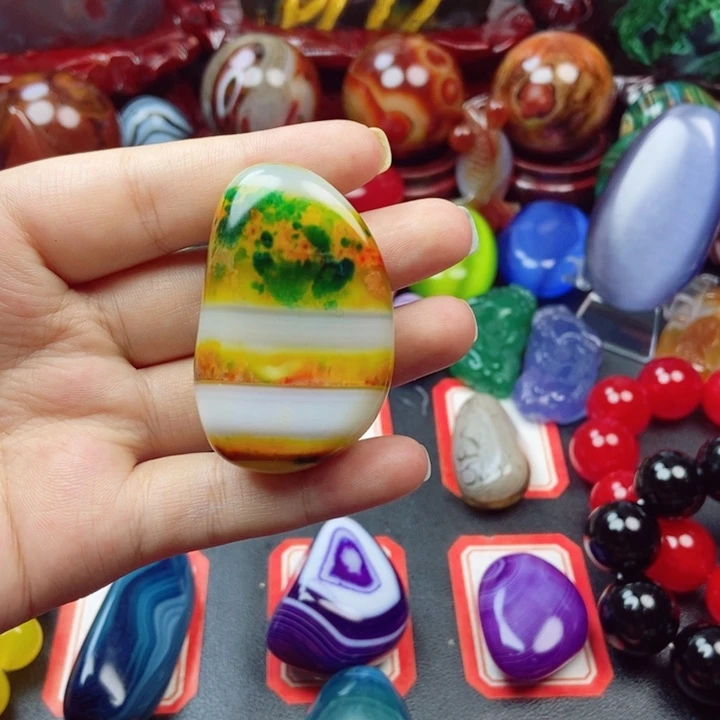 用***雨玛瑙/玉髓未镶嵌玛瑙