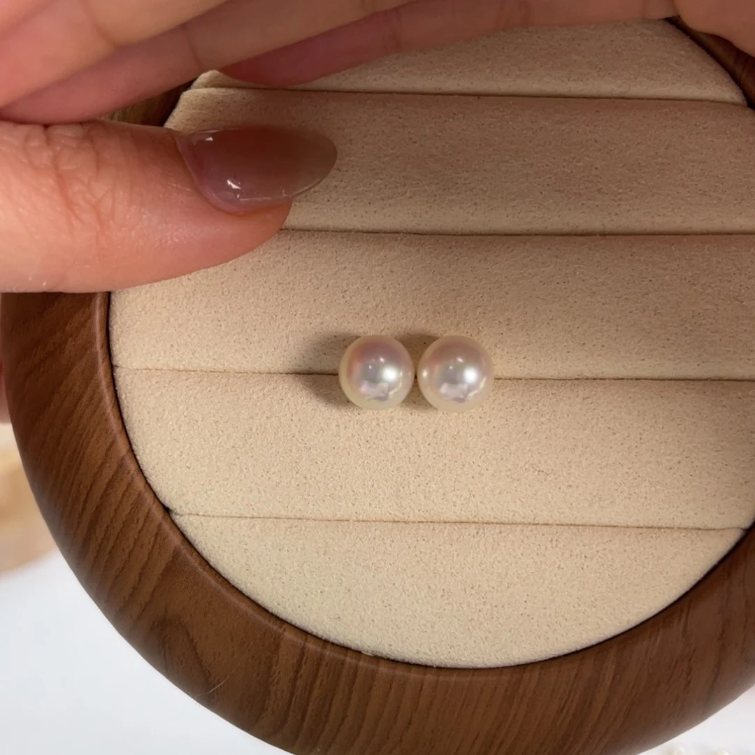 18K金镶嵌海水珍珠耳饰