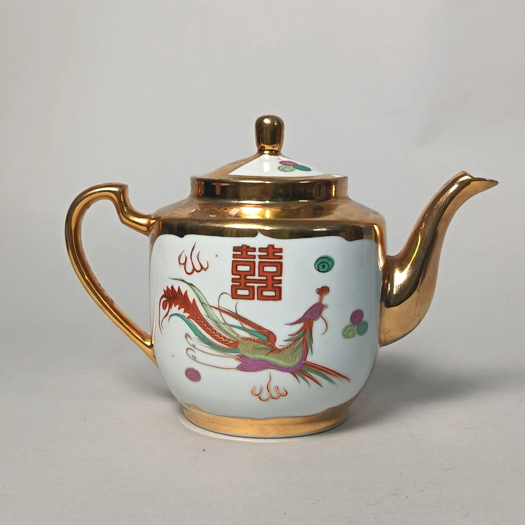 【010021593】近现代 粉彩龙凤壶