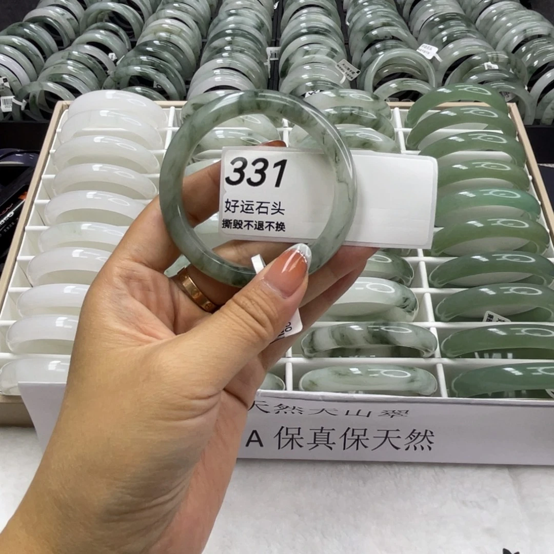 未镶嵌手镯石英质玉331