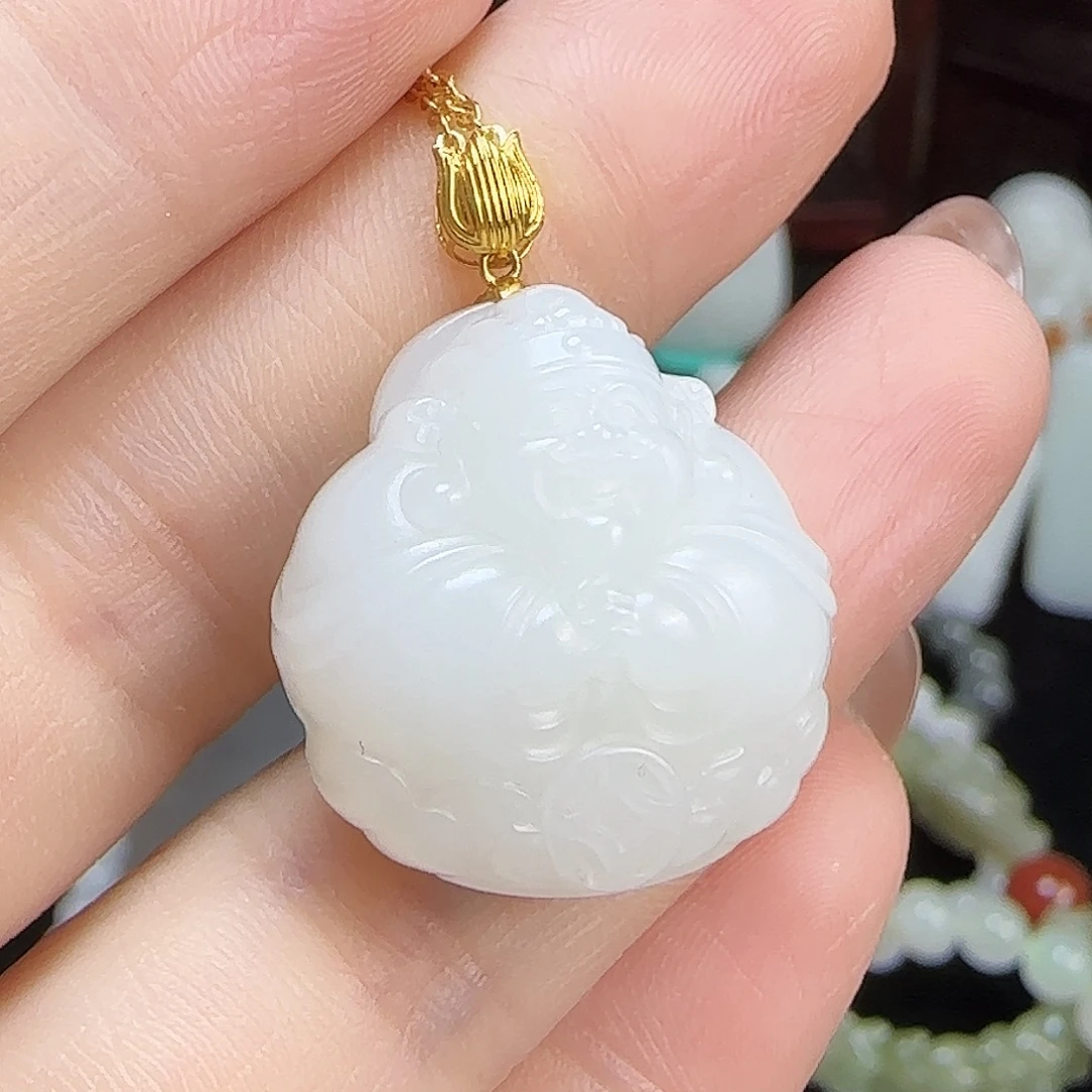 和田玉18K金镶嵌颈饰