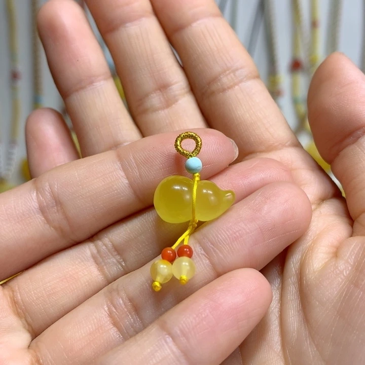 ****许蜜蜡未镶嵌裸石配饰