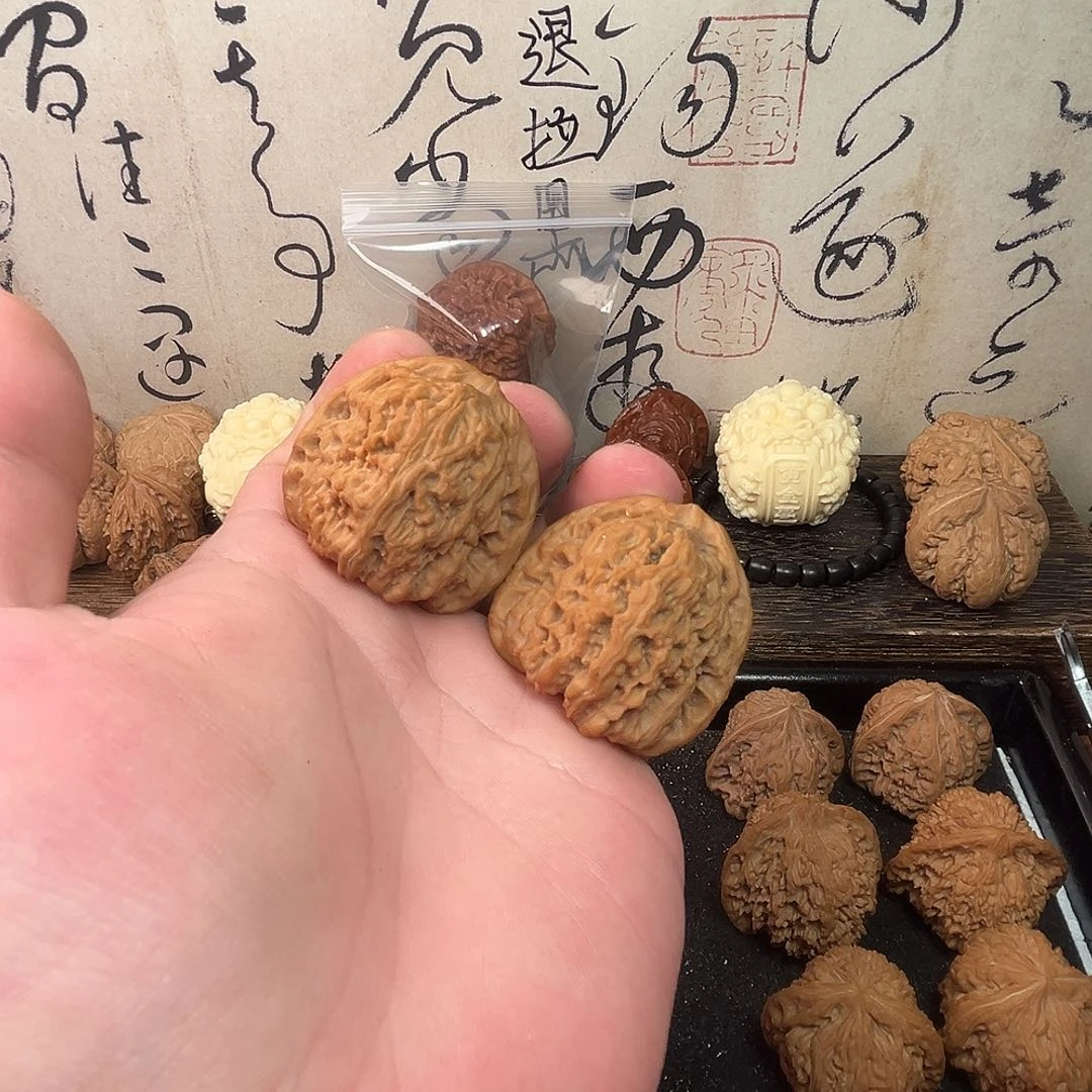 文玩核桃把件三角南疆石41尺