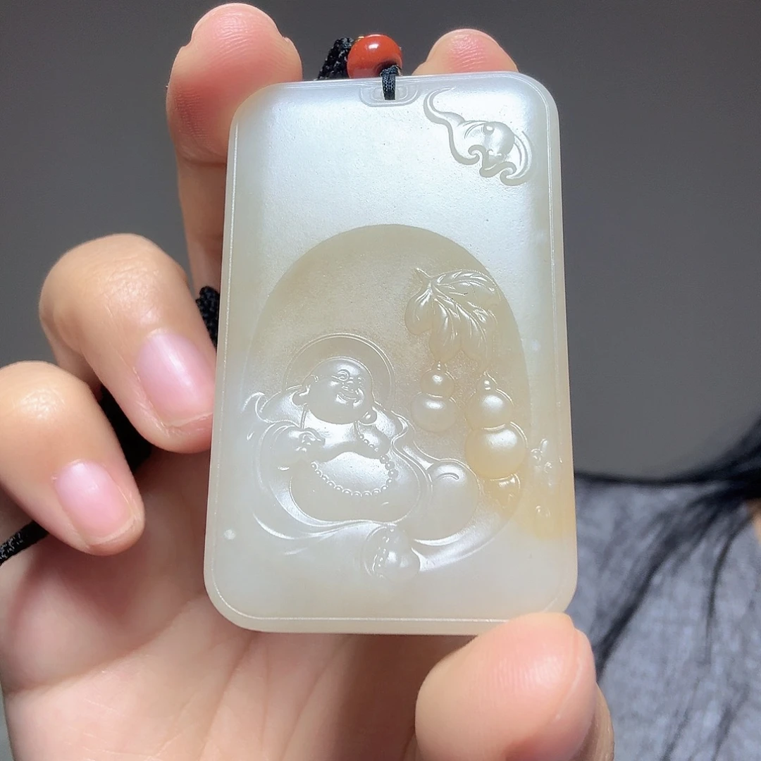 宁***天和田玉（糖玉）未镶嵌颈饰