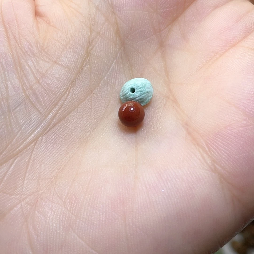 南红玛瑙配饰未镶嵌