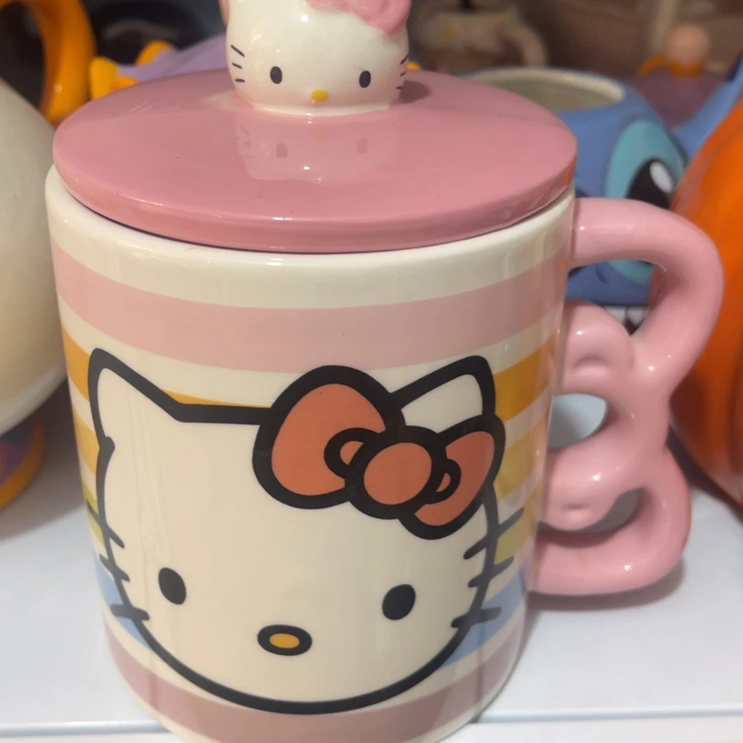 两个，要盖子的杯子。。。。