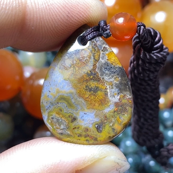 玛瑙/玉髓颈饰未镶嵌老***机