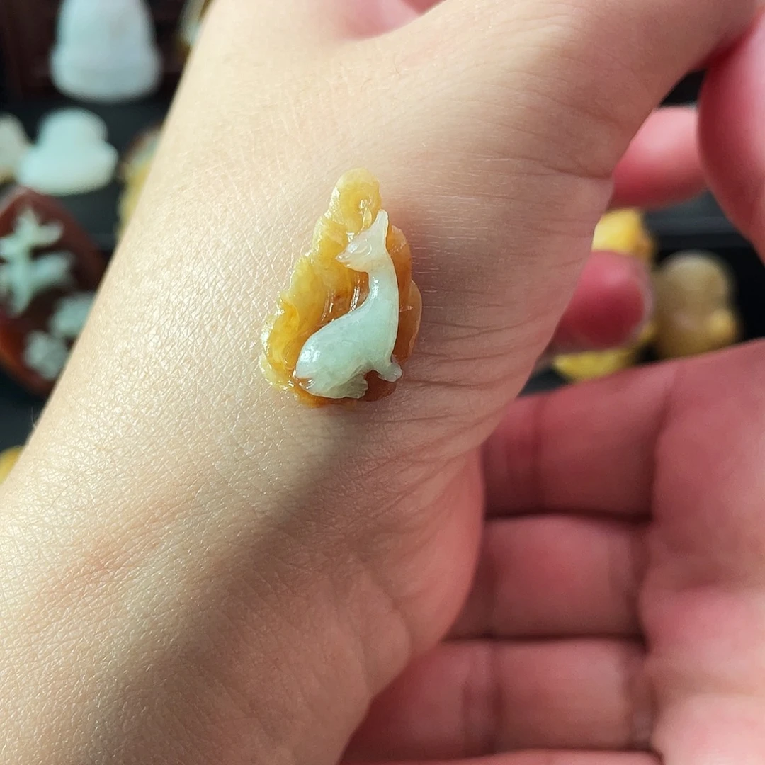 定制翡翠未镶嵌翡翠狐狸