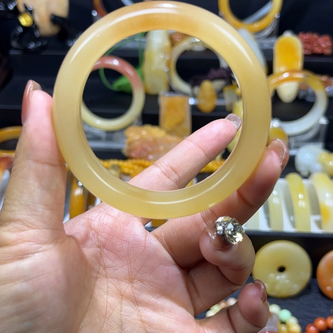 石英质玉（黄龙玉）未镶嵌手镯