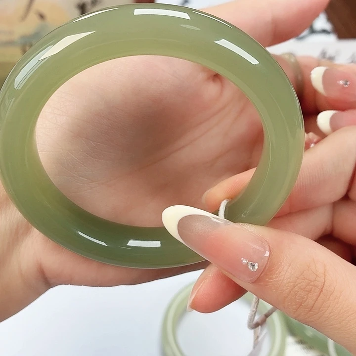 纯***然和田玉未镶嵌手镯