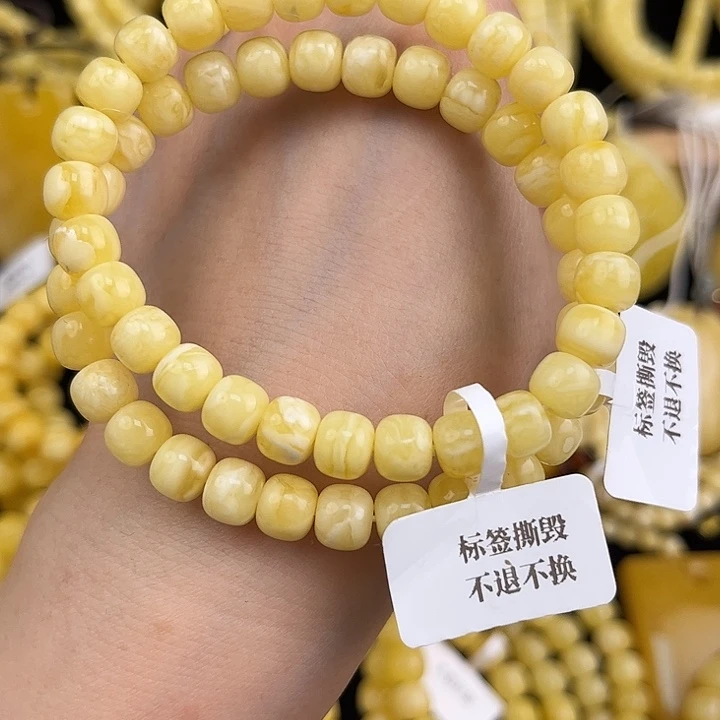 琥珀颈饰未镶嵌琥珀，多样性发其一