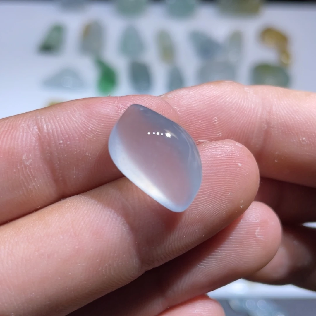 颈饰未镶嵌翡翠高冰玻随形