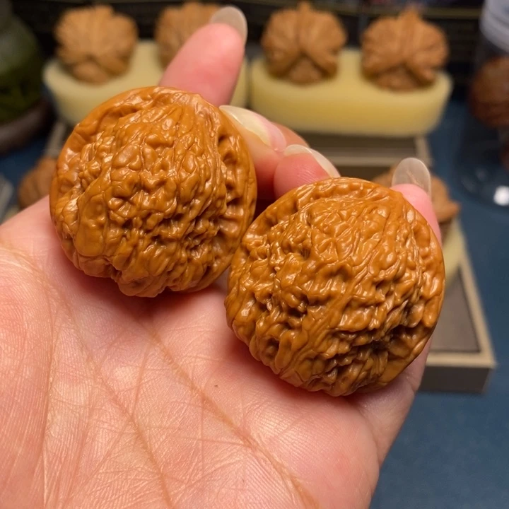 【闪购商品】文玩核桃把件金钱豹