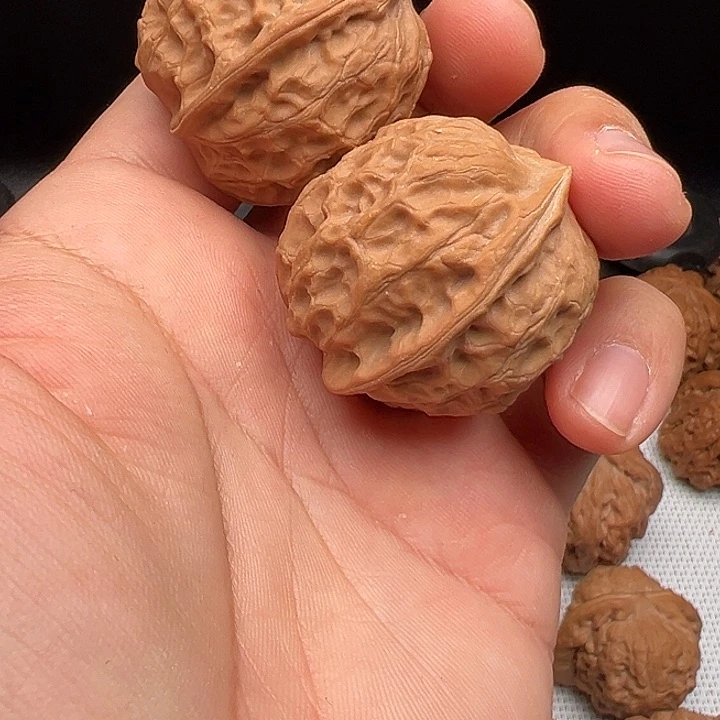 文玩核桃把件小**宝锦鲤