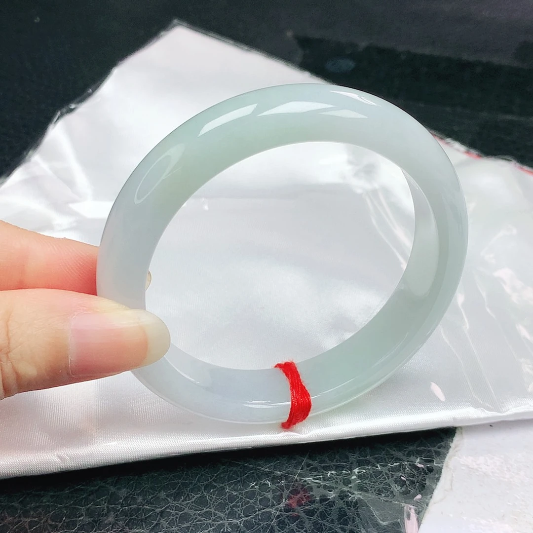 翡翠手镯未镶嵌正