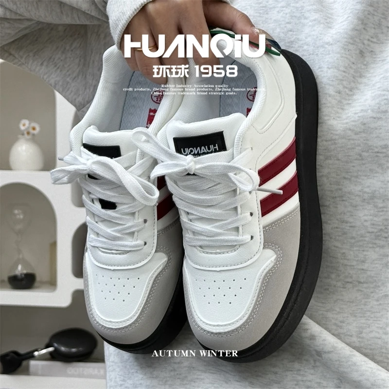 HUANQIU/环球配裙子小白鞋女新款2025春季百搭厚底增高轻便板鞋女