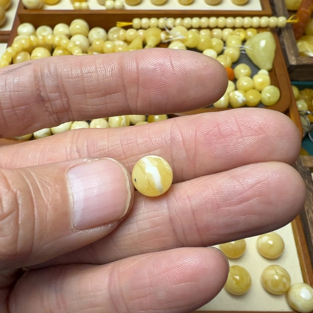 小***李蜜蜡未镶嵌裸石琥珀蜜蜡