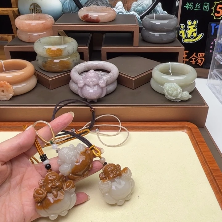 未镶嵌手镯石英质玉