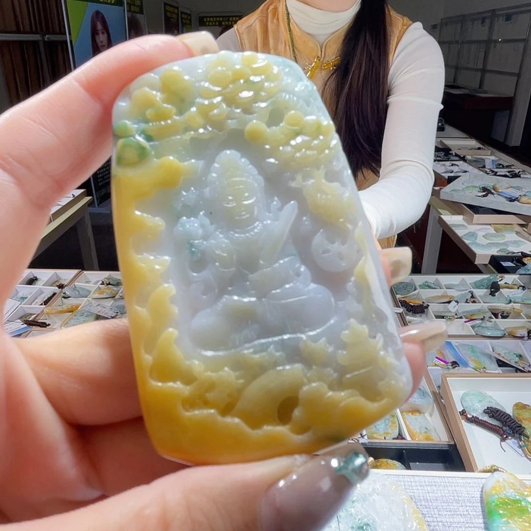 翡翠未镶嵌颈饰一
