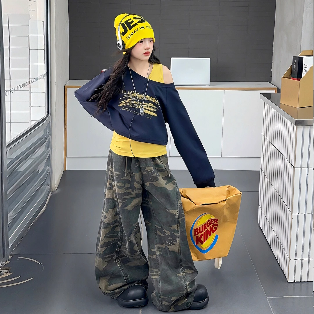 女童套装2025秋季新款迷彩弯刀裤背心长袖上衣三件套中大童阔腿裤