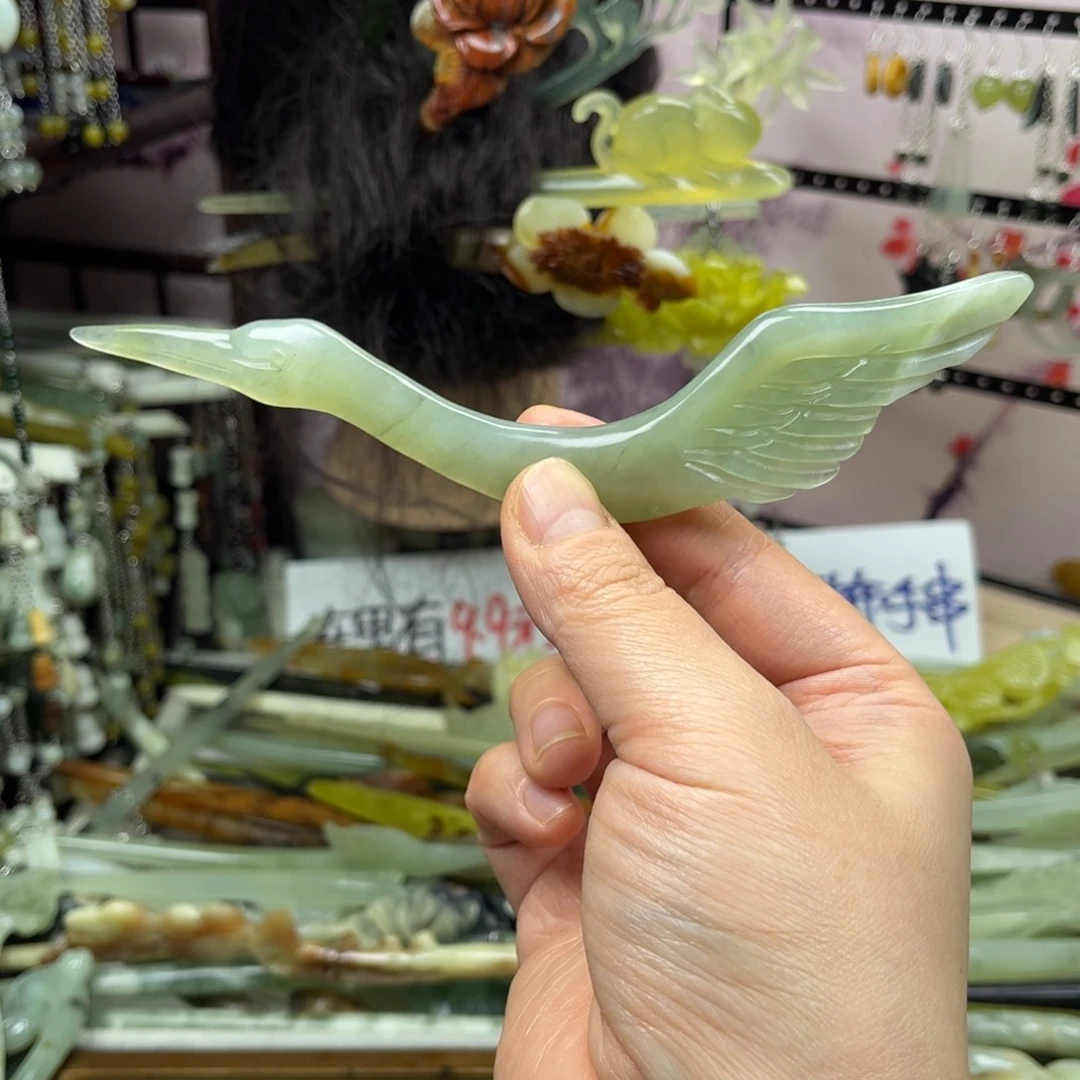 岫玉未镶嵌发饰长度16厘米左右，双面雕工双面可戴