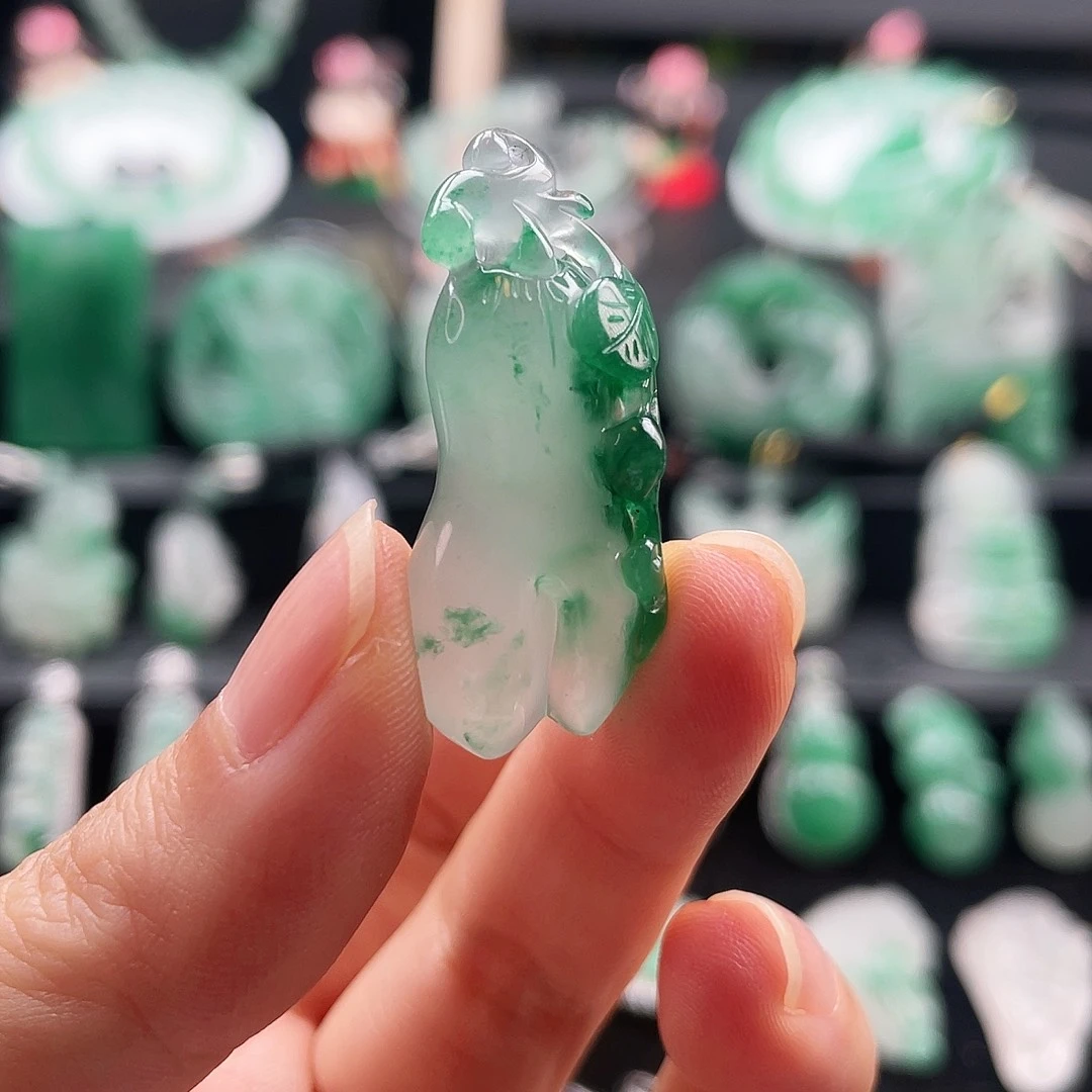 石英质玉未镶嵌吊坠(赠链)