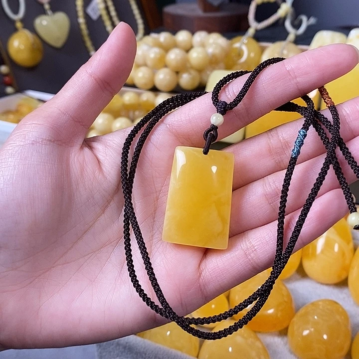 琥珀未镶嵌裸石无事牌