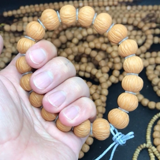 文玩核桃吊坠土豪手持15左右