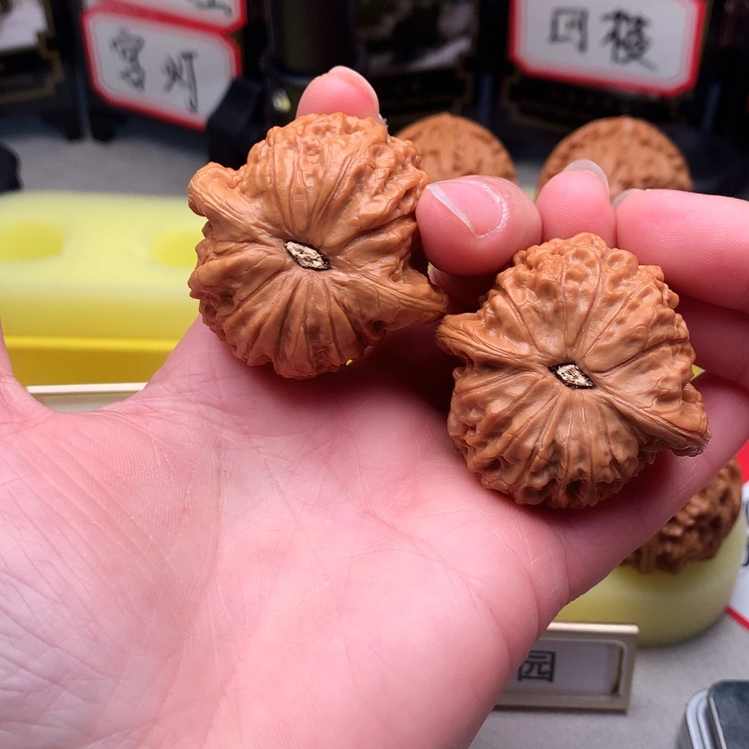 魏***人吊坠文玩核桃42尺血麒麟415号